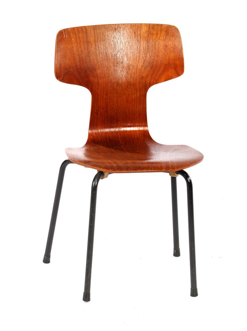 Arne Jacobsen (1902-1971): Arne Jacobsen (1902-1971)High chair, backrest 62 cm high (piece of veneer missing)