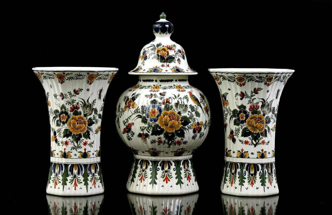 Porceleyne Fles Delft 3-part earthenware garniture with (1 of 1)