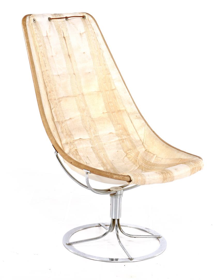 Bruno Mathsson (1907-1988): Bruno Mathsson (1907-1988)Swivel recliner on a chrome-plated round base, design Bruno Mathsson for Dux, model Jetson, Sweden 1960s
