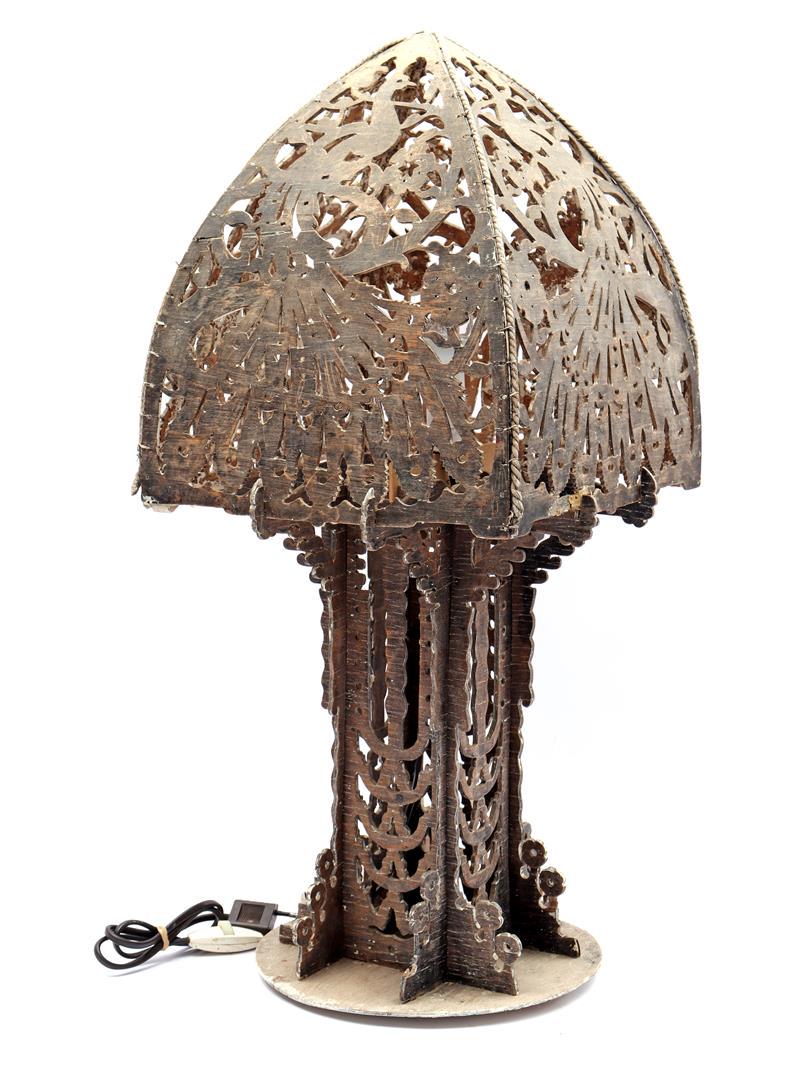 Openwork table lamp (1 of 1)