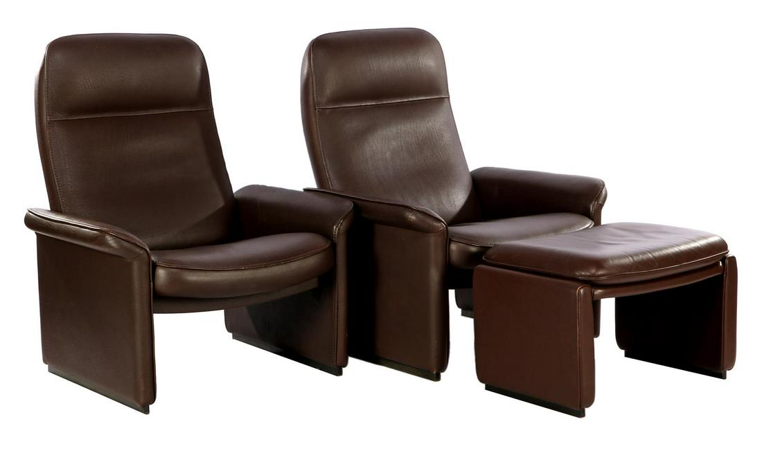 2 leather adjustable De Sede recliners and 1 footstool: 2 leather adjustable De Sede recliners and 1 footstool