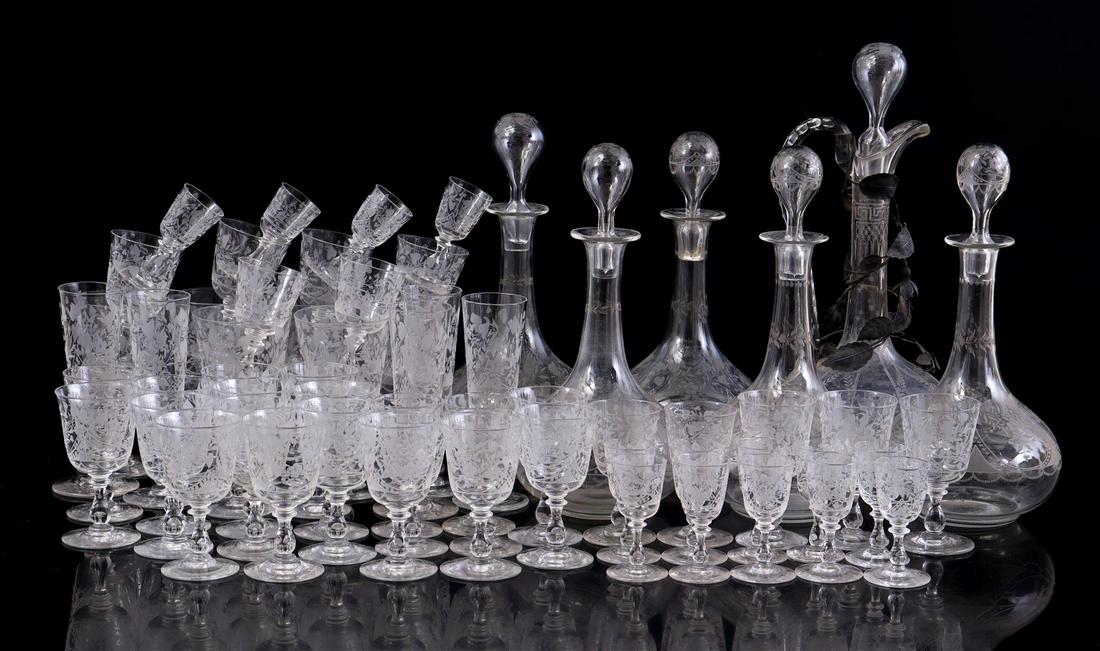 2 boxes of crystal drinking service (1 of 2)