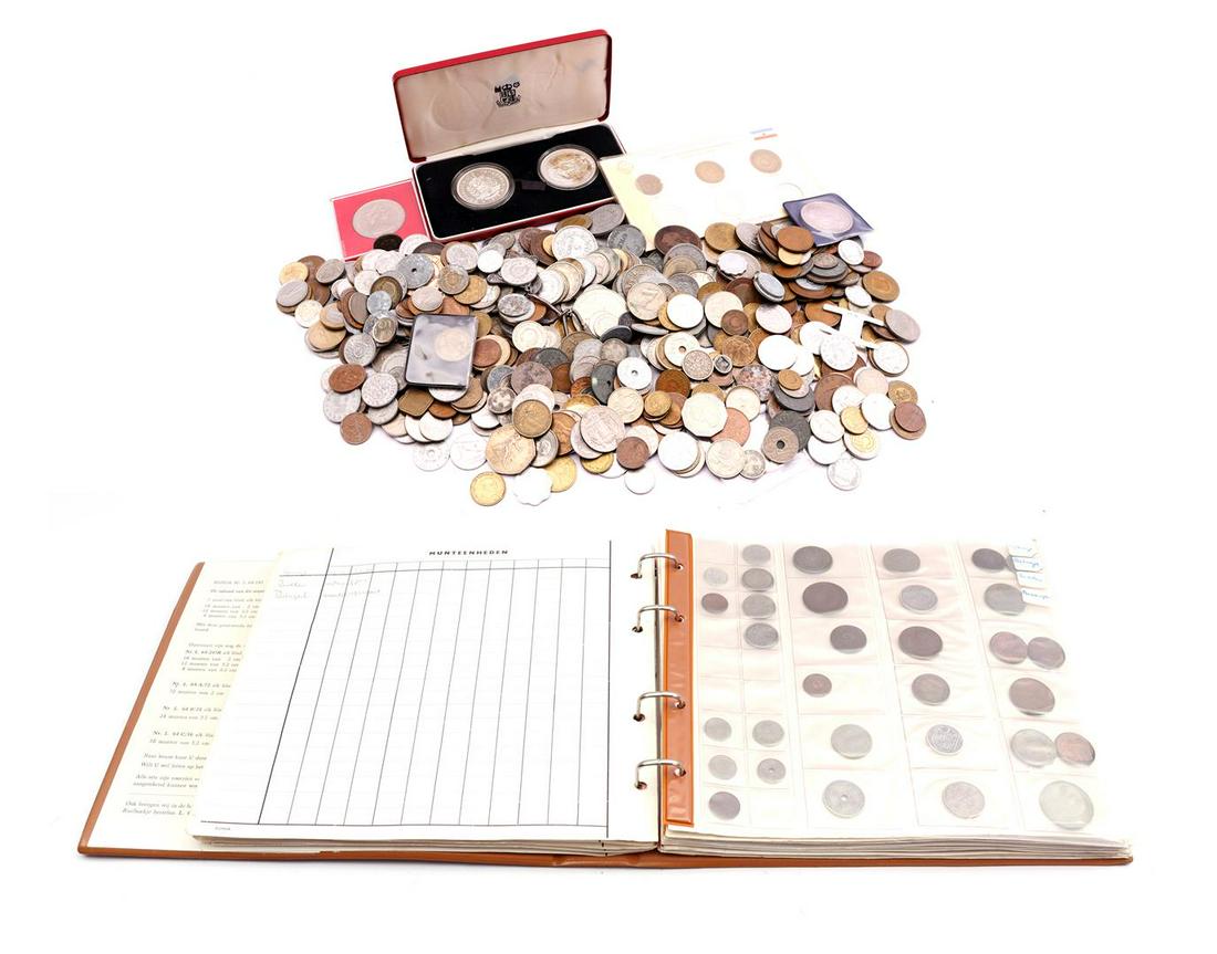 Album and bag with foreign coins (1 of 2)