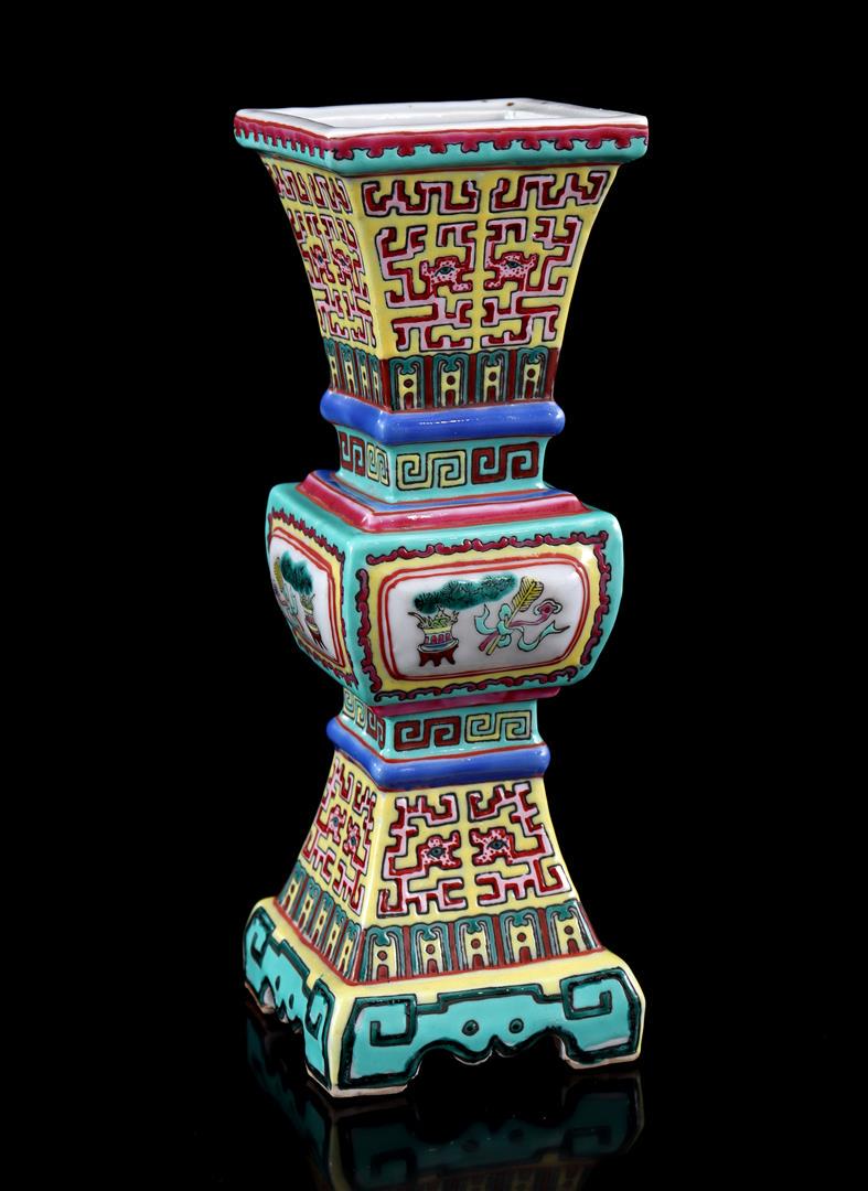 Porcelain vase with polychrome decor, China ca. 1900 (1 of 1)