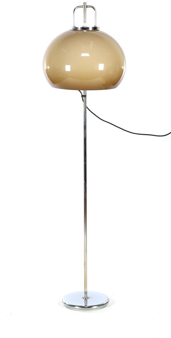 Chrome-plated metal 2-light floor lamp with plastic: Chrome-plated metal 2-light floor lamp with plastic shade, manufactured by Harvey Guzzini model Lucerna, Italy 1960s-70s, 163 cm high