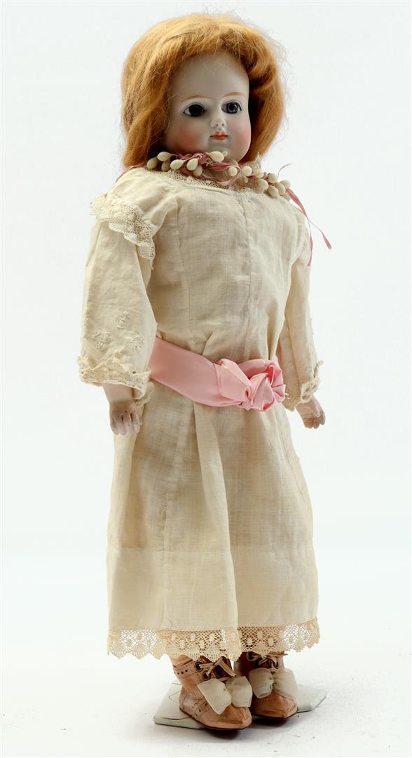 Porcelain doll (1 of 6)