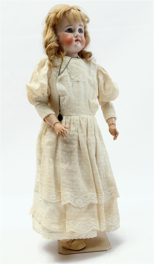 Porcelain doll (1 of 6)