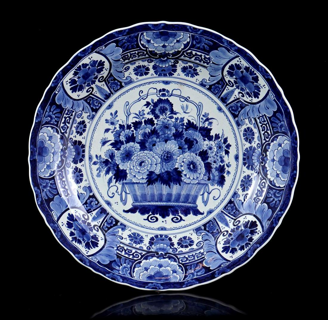 Porceleyne Fles Delft earthenware dish (1 of 1)