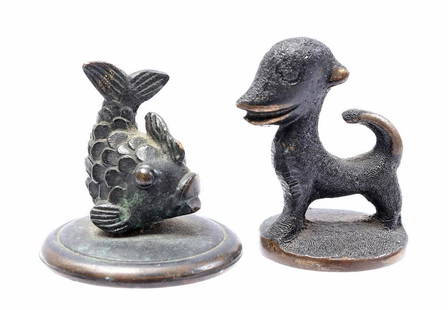 Walter Bosse (1904-1979): Walter Bosse (1904-1979)2 bronze figurines, fish the dog, 3.5 and 4 cm high, 77.0 grams. Not marked