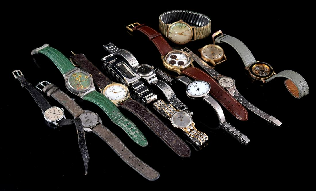 Lot with 12 various watches (1 of 3)