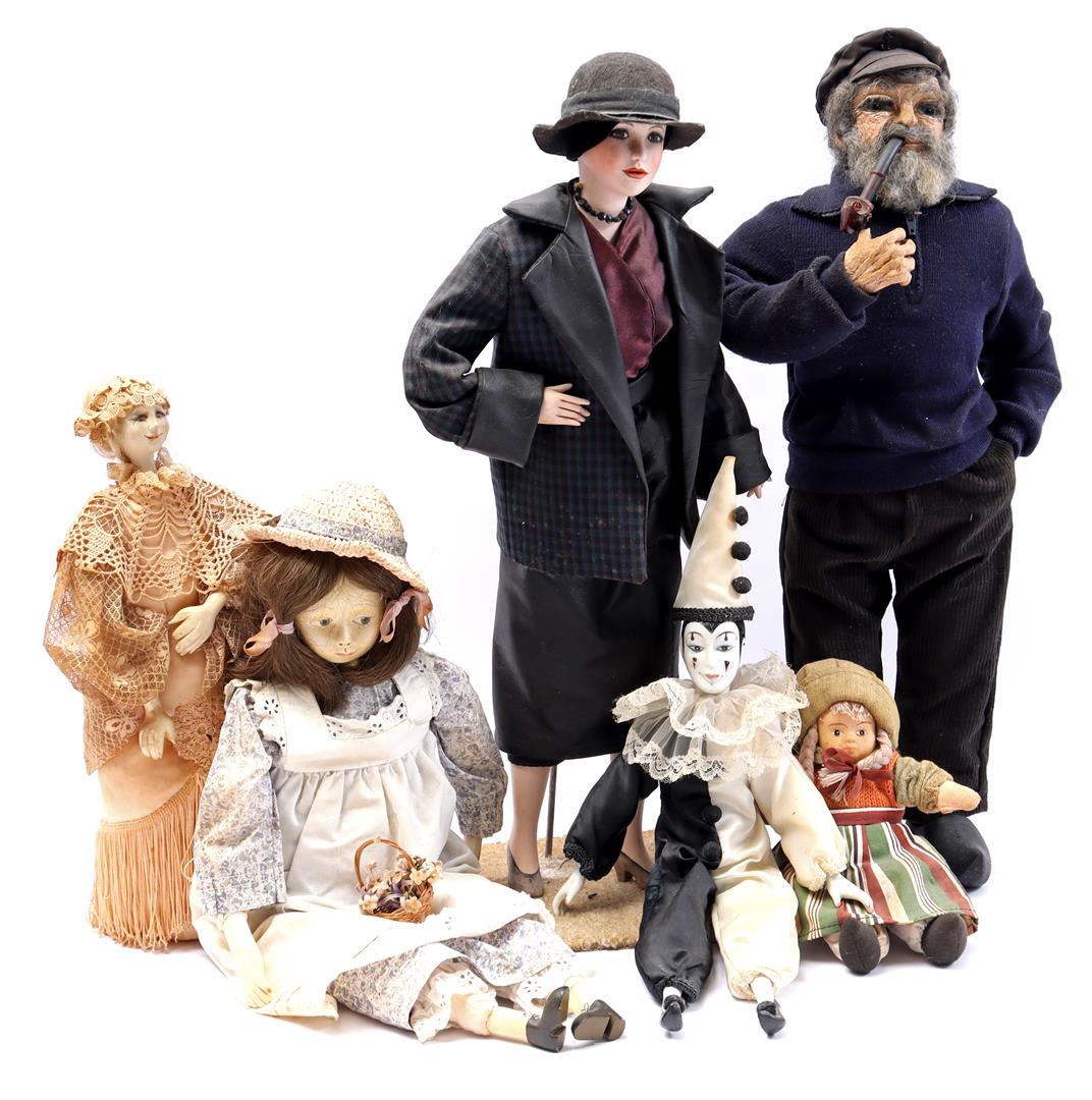 lot 6 various dolls (1 of 1)