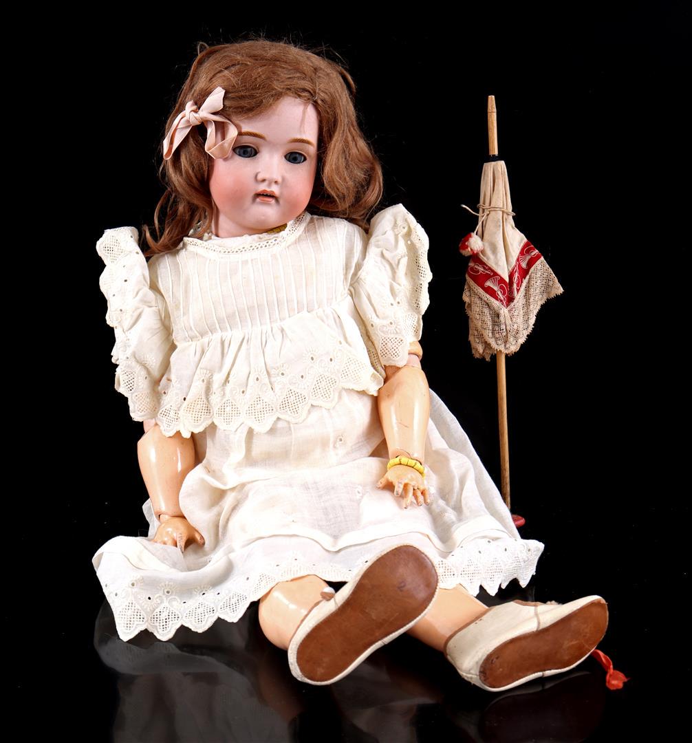 Bruno Schmidt of Walershausen: Bruno Schmidt of Walershausen porcelain doll with sleeping eyes and parasol in original box, 66 cm high