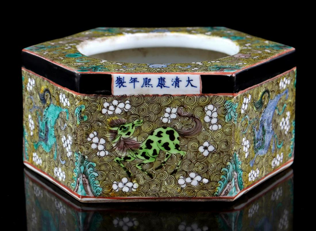 Hexagonal porcelain pot (1 of 4)