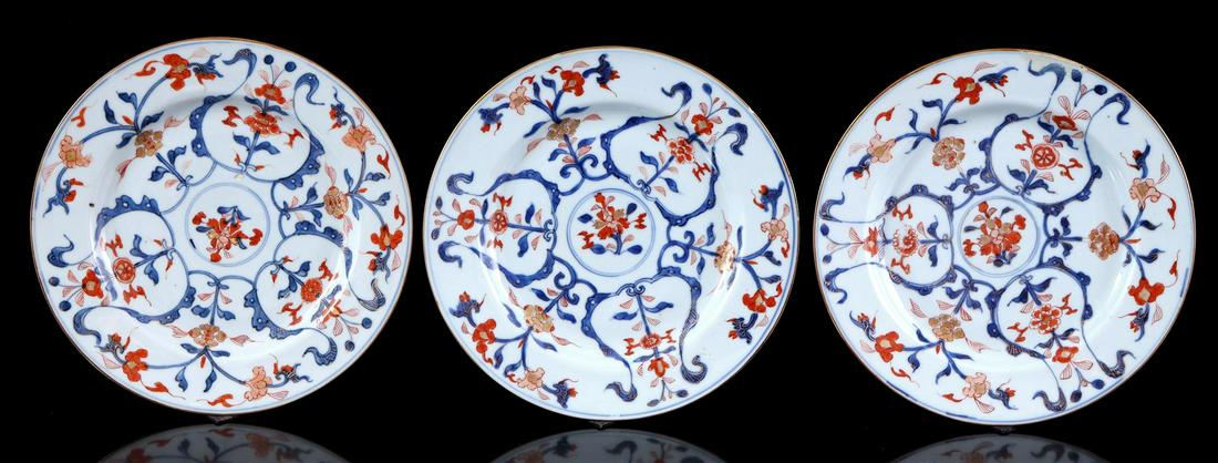 3 Imari porcelain dishes (1 of 4)