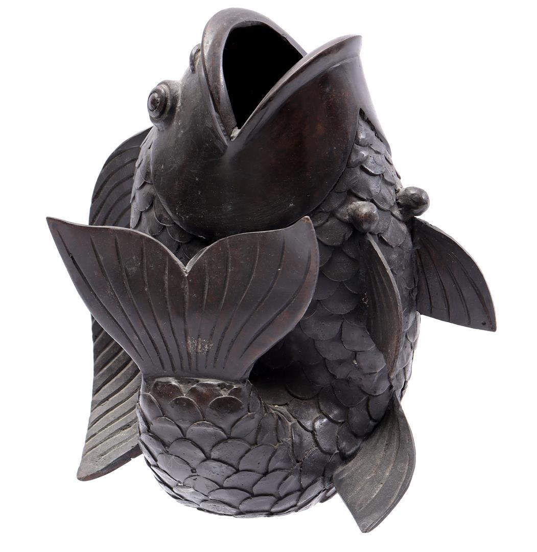 Bronze oriental vase (1 of 2)