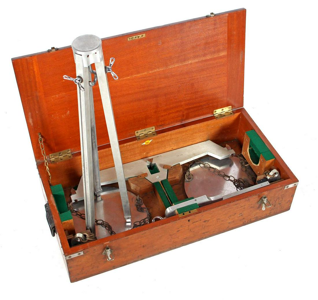 Inspector's balance (1 of 1)