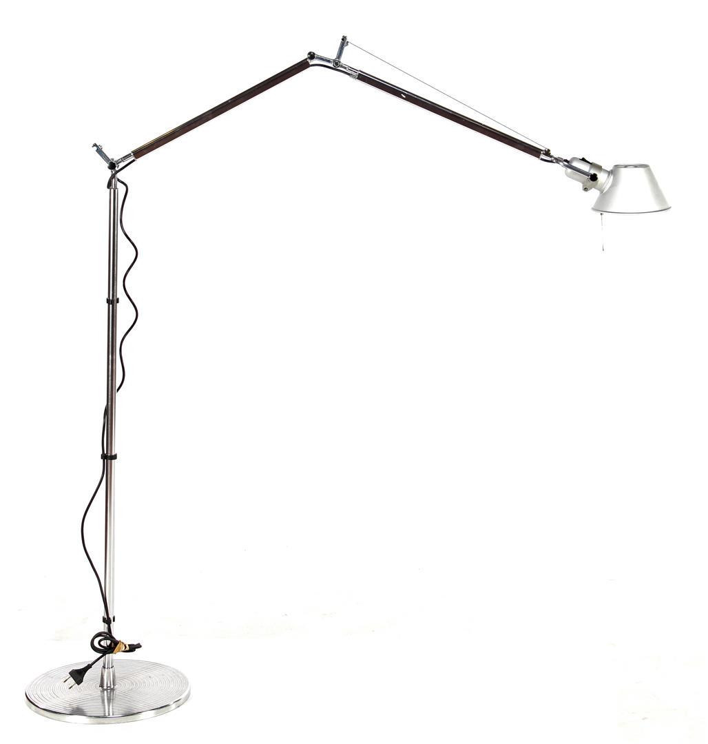 M. de Lucchi and G. Fassina for Artemide: Metal and aluminum adjustable floor lamp, design M. de Lucchi and G. Fassina for Artemide, model Tolomeo, Italy 1980s, approx. 105 cm high at right angle