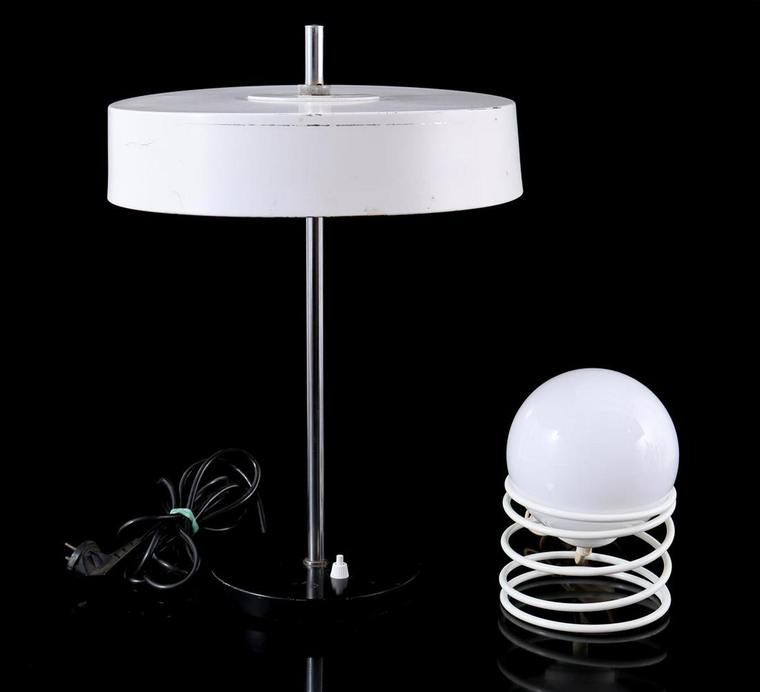 Metal table lamp (1 of 1)