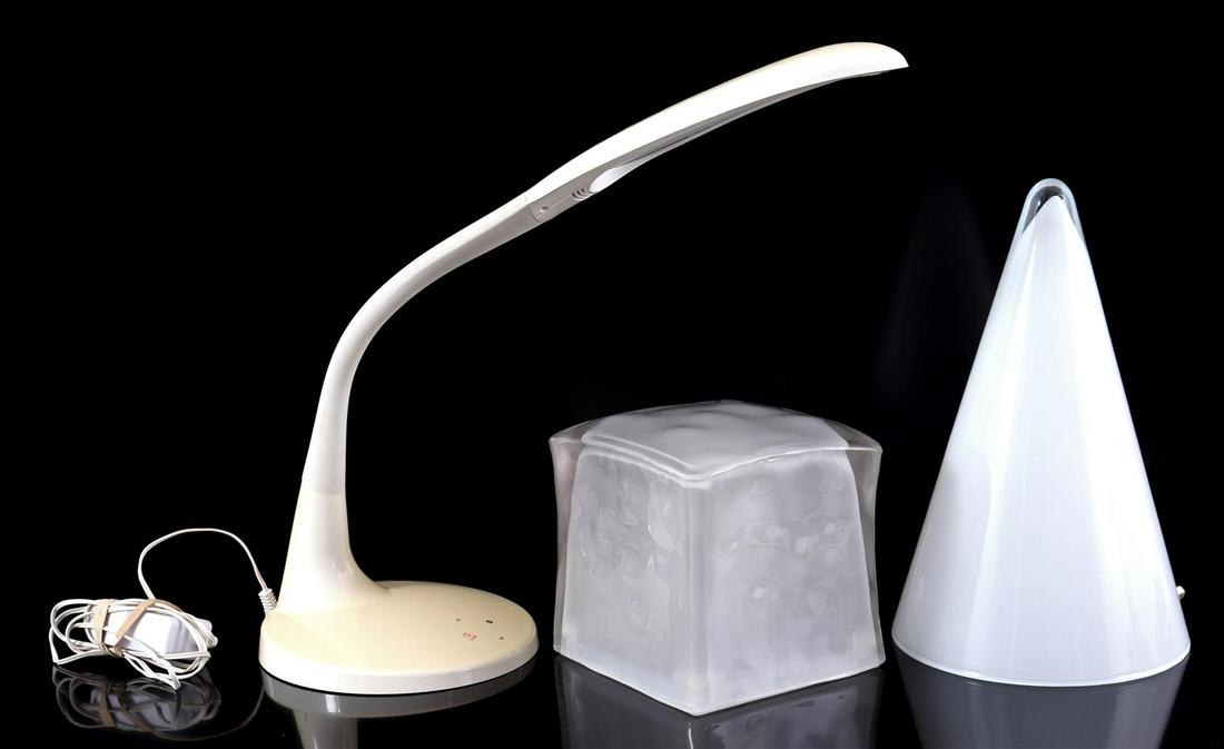 Glass SCE table lamp (1 of 1)