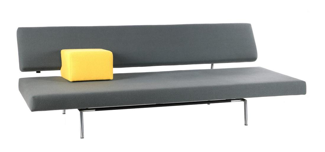 Martin Visser: Martin Visser (1922-2009)Gray upholstered sofa bed with chrome-plated metal base, design Martin Visser for Spectrum, sofa model 'BR02 and cushion model 'BA02', Netherlands design year 1960, later vers