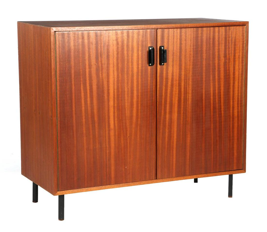 Teak veneer 2-door cabinet: Teak veneer 2-door cabinet with bakelite handles and standing on blackened metal legs, 87 cm high, 101 cm wide and 45 cm deep