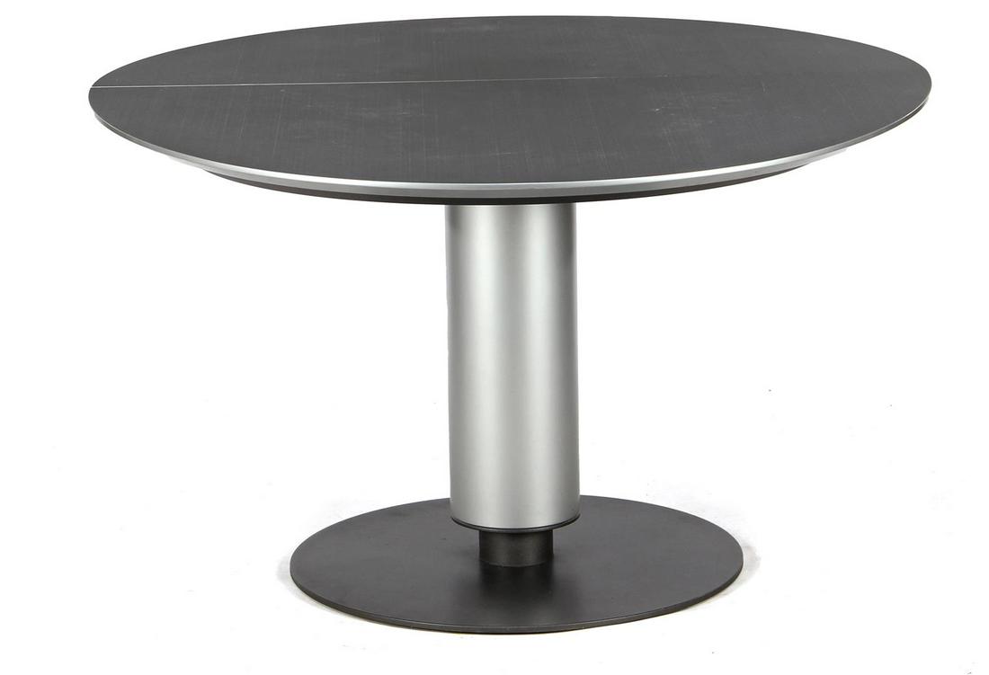 Leolux Caldera 566 table (1 of 1)