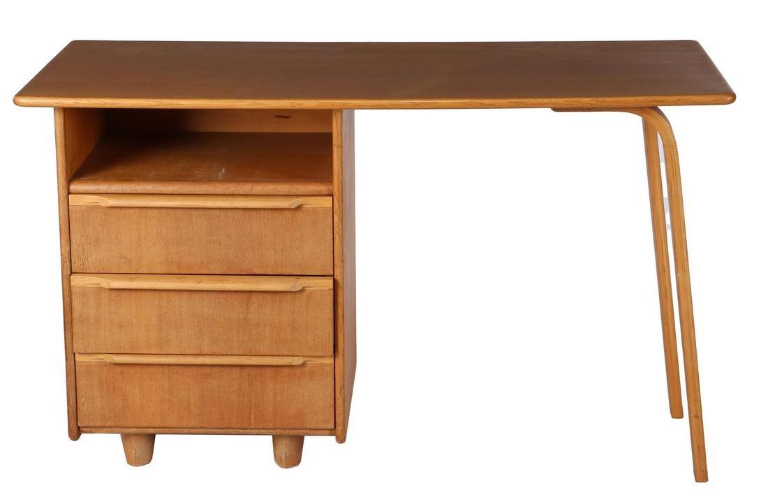 Cees Braakman: Cees Braakman (1917-1995)Oak desk with open compartment section and 3 drawers with curved birch interior, design Cees Braakman for UMS Pastoe, model 'EE02', stickered and branded, Netherlands 1950s, 7