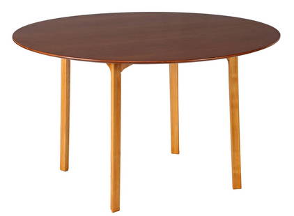 Arne Jacobsen: Arne Jacobsen (1902-1971)Round teak dining room table on beech wood legs, design Arne Jacobsen, executed by Fritz Hansen, 'Grand Prix' series, with quality mark 'Danish Furnituremakers Control', Denma