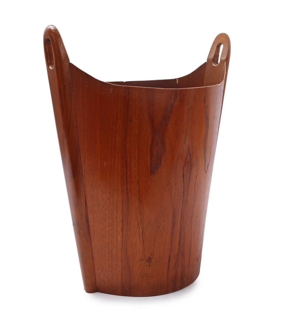 Einar Barnes: Einar Barnes (1907-1985)Teak veneer curved paper bin, design Einar Barnes, executed by Ed. PS Heggen, marked on the inside, Norway ca. 1960, 45 cm high