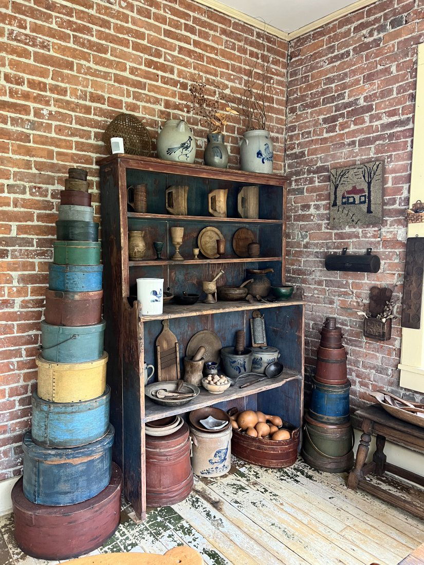 PAINTED PINE OPEN PANTRY OR PEWTER CUPBOARD. (1 of 1)