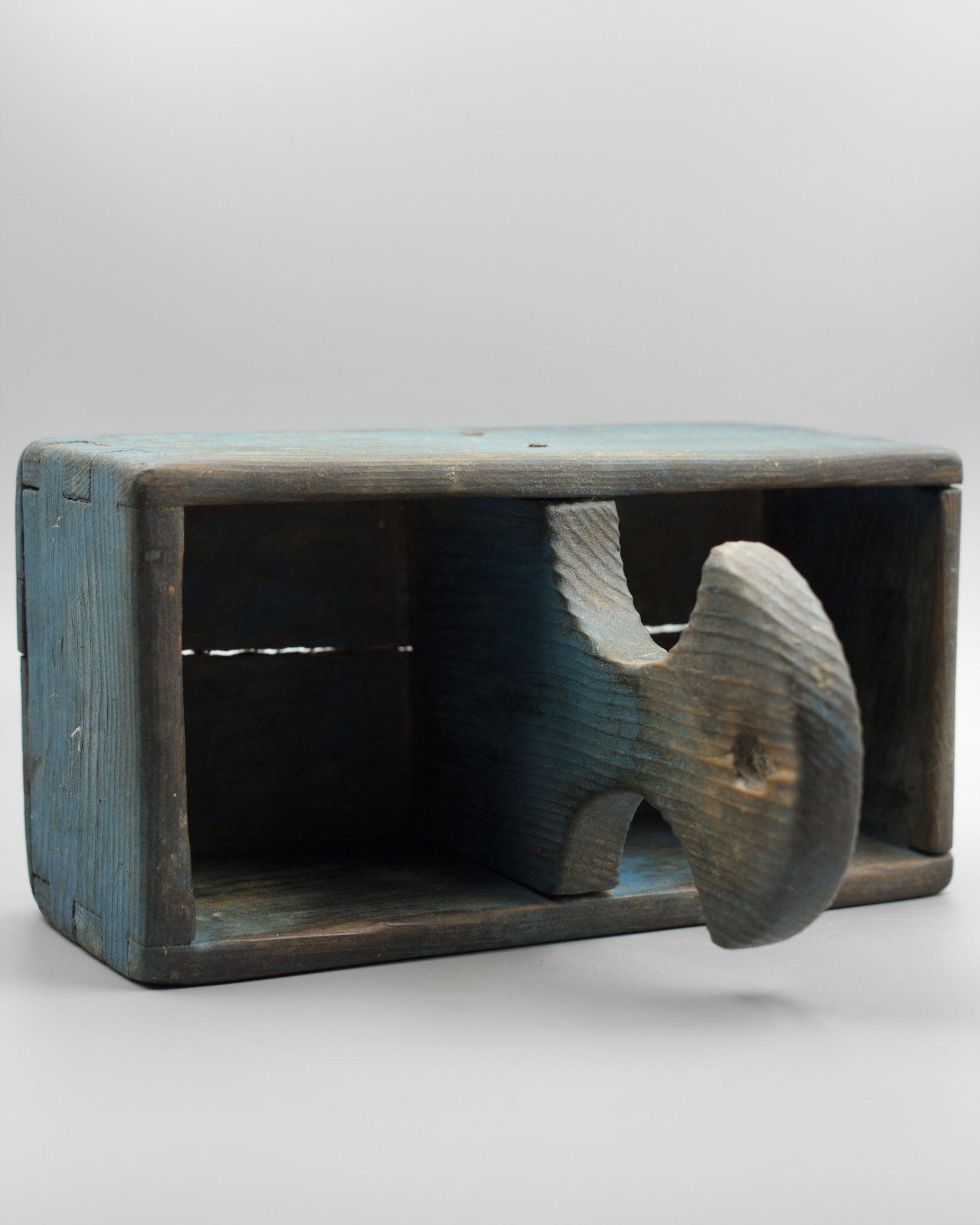 EARLY PAINTED WOOD SALTBOX. (1 of 6)