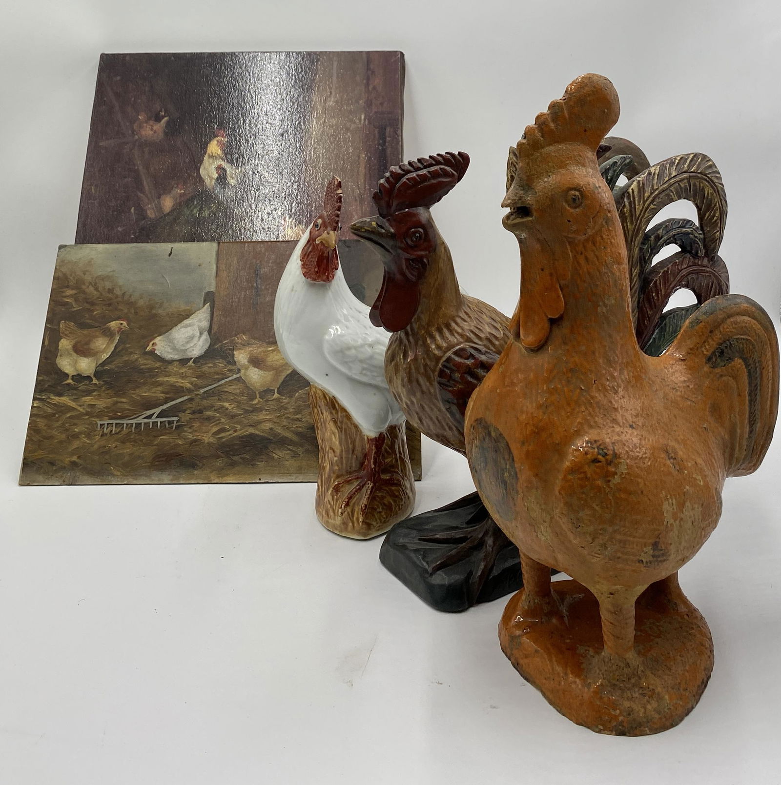 GROUP OF CHICKEN AND ROOSTER OBJECTS. (1 of 6)