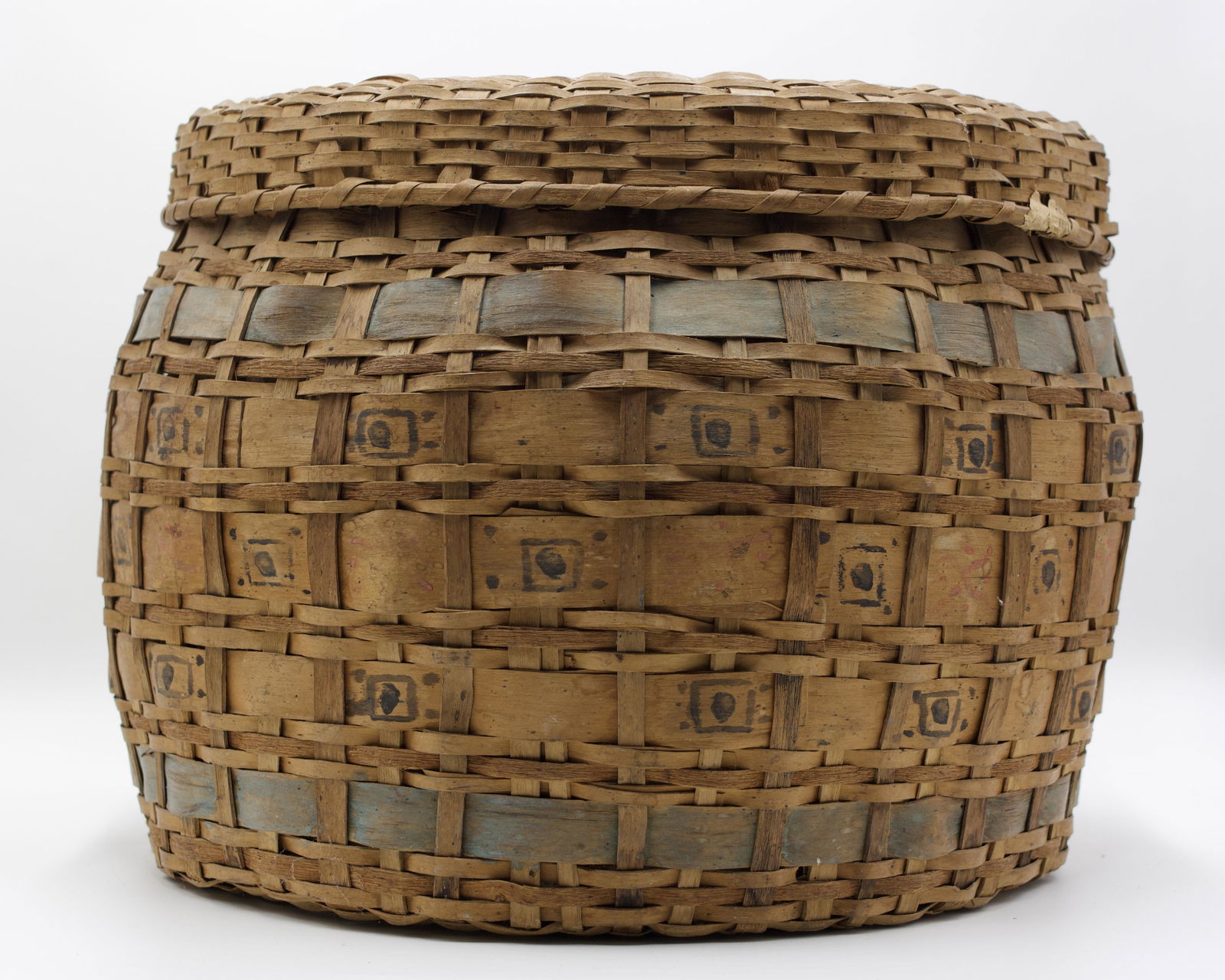 LARGE POTATO STAMPED BASKET. (1 of 3)