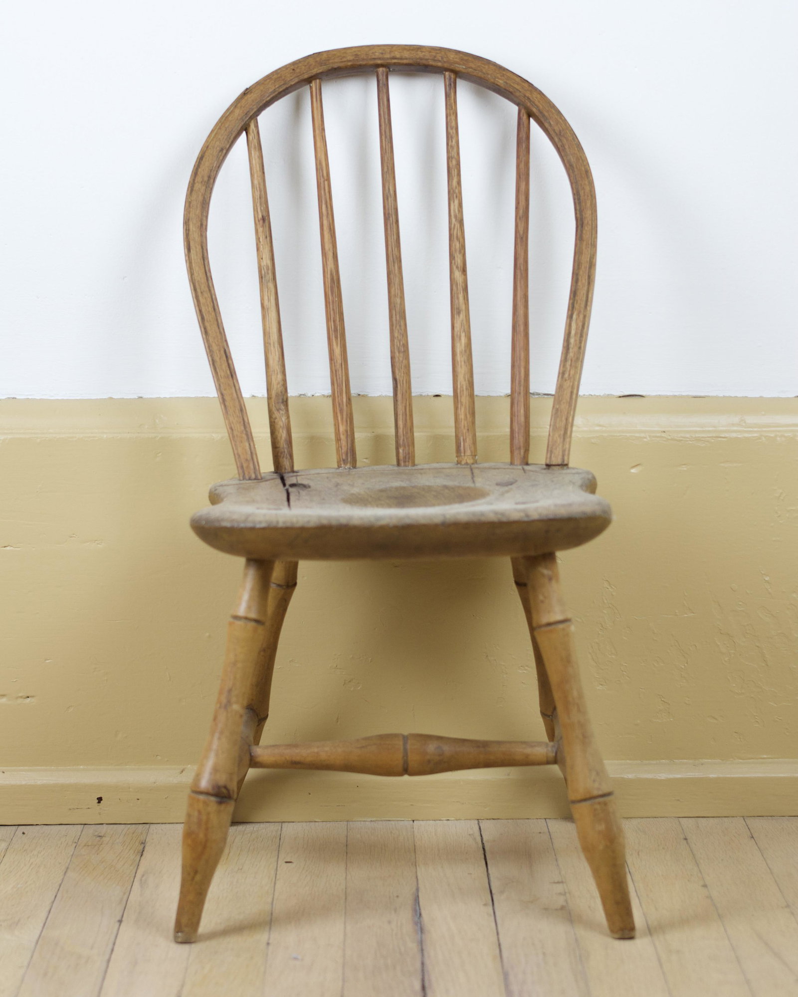 CHILD'S WINDSOR CHAIR. (1 of 6)