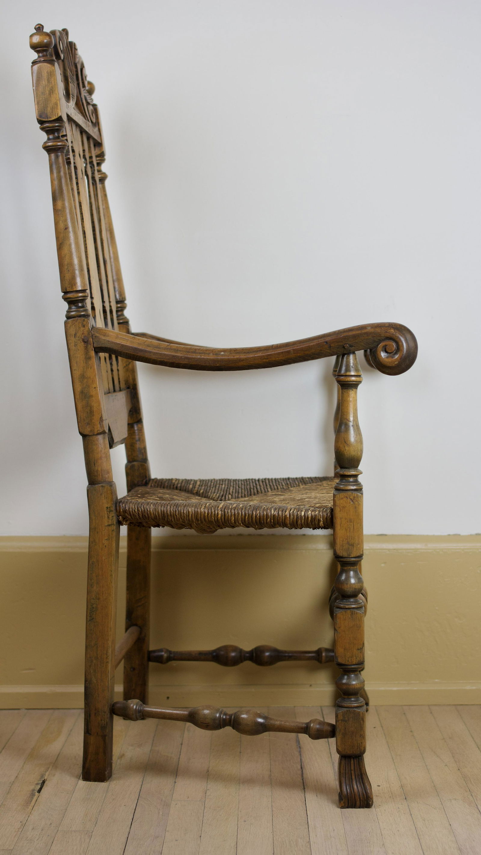 RARE WILLIAM AND MARY MAPLE AND TIGER MAPLE BANNISTER BACK ARMCHAIR. (1 of 5)