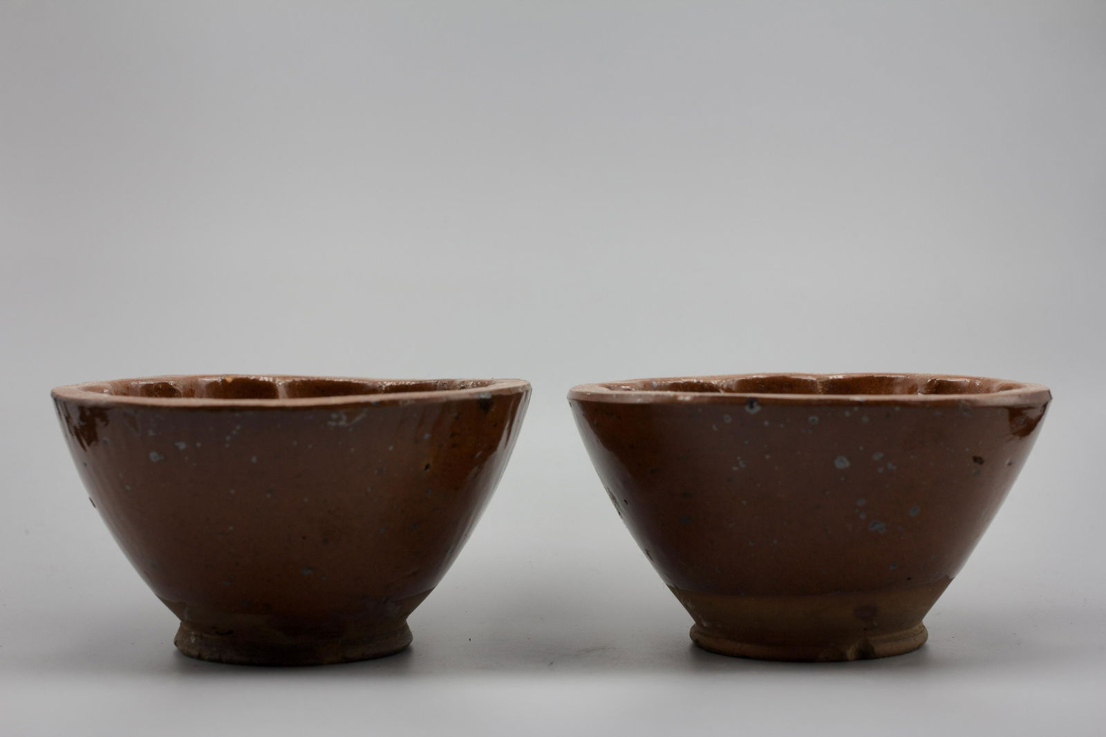 TWO MINIATURE REDWARE MOLDS. (1 of 3)