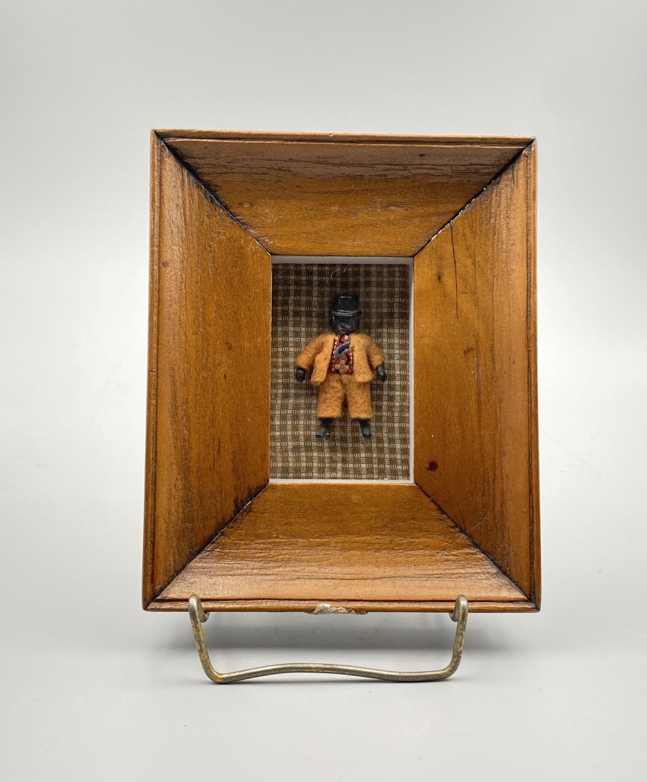 MINIATURE FOLK ART DIORAMA. (1 of 1)