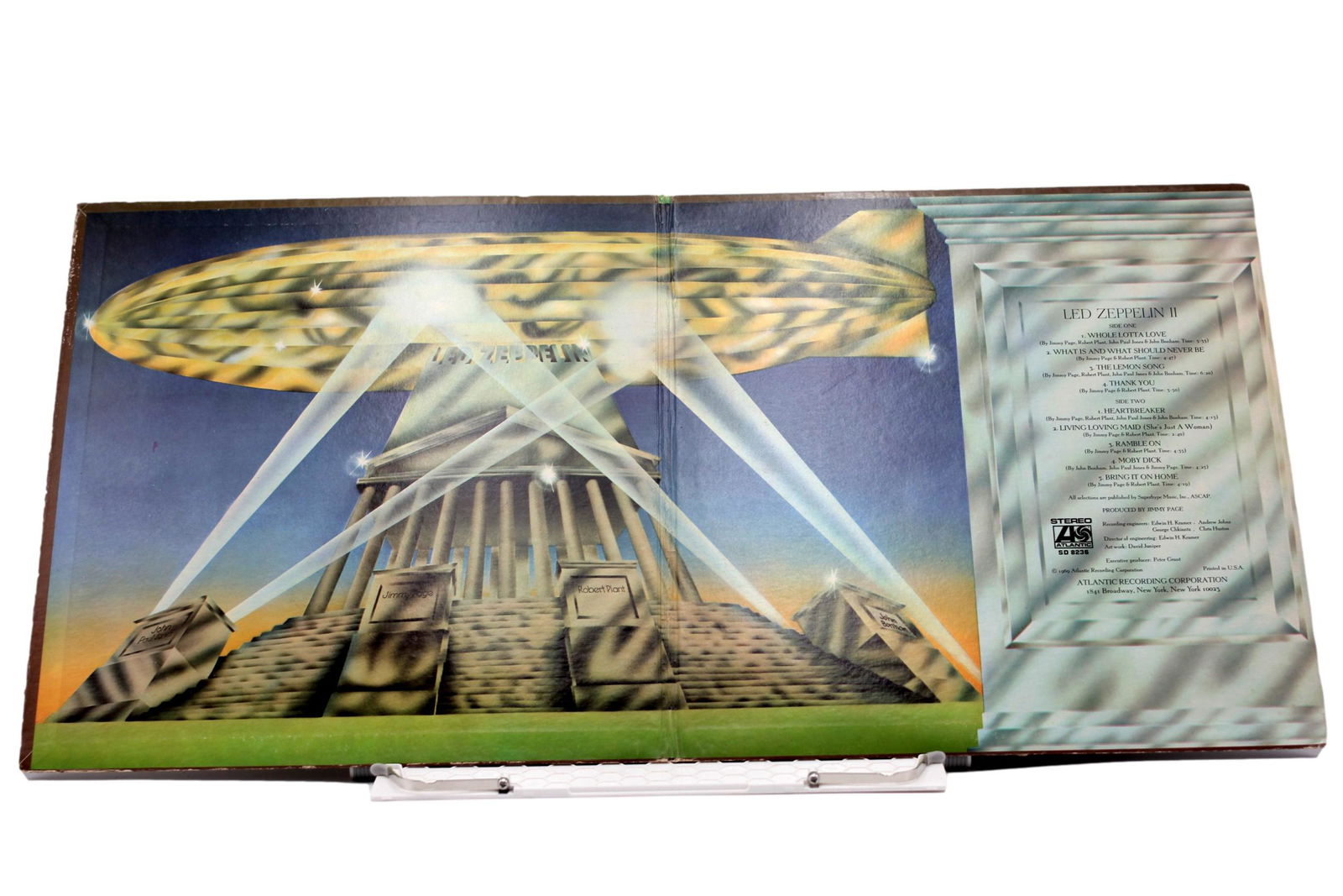 Press. 1969, First Pressing, "Led Zeppelin II" by Led Zeppelin, Vinyl Album. (1 of 6)