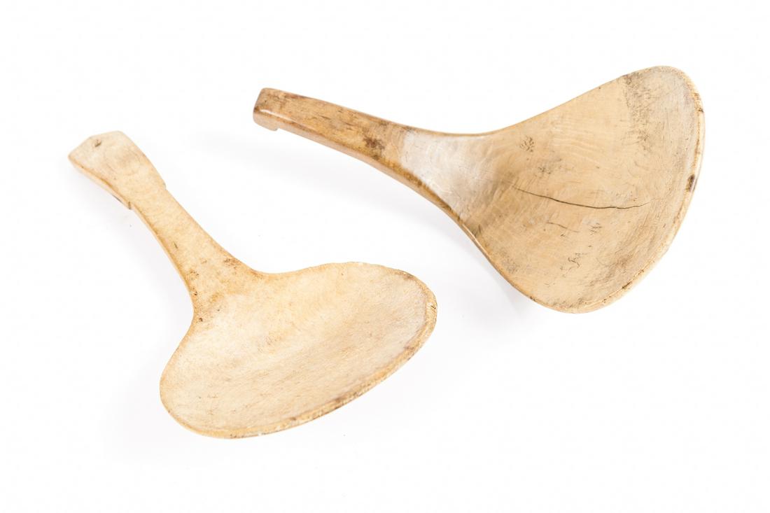 TREEN SCOOPS.: American, 19th Century. Possibly native american. Carved maple scoops in dry surface 10 - 10.5"l.