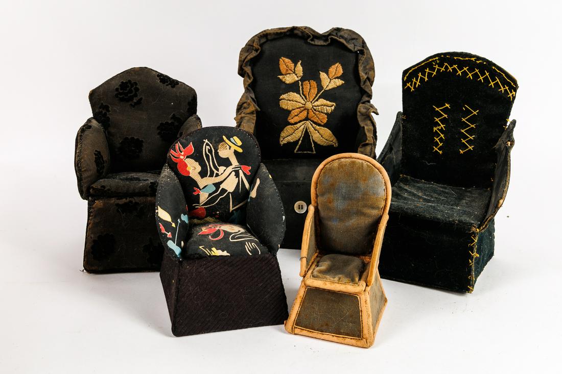 GROUP OF FIVE CHAIR-FORM AMISH PINCUSHIONS.: American (Ohio), 20th Century.