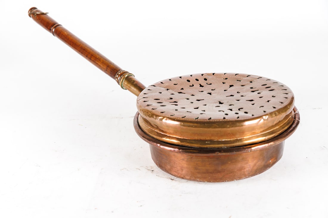 COPPER BED WARMER WITH PIERCED DECORATION. (1 of 7)
