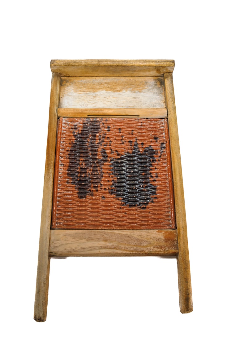 COUNTRY WASHBOARD. (1 of 5)