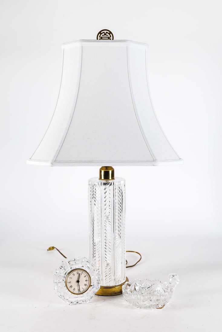 GROUP OF CRYSTAL ITEMS INCLUDING WATERFORD. (1 of 12)