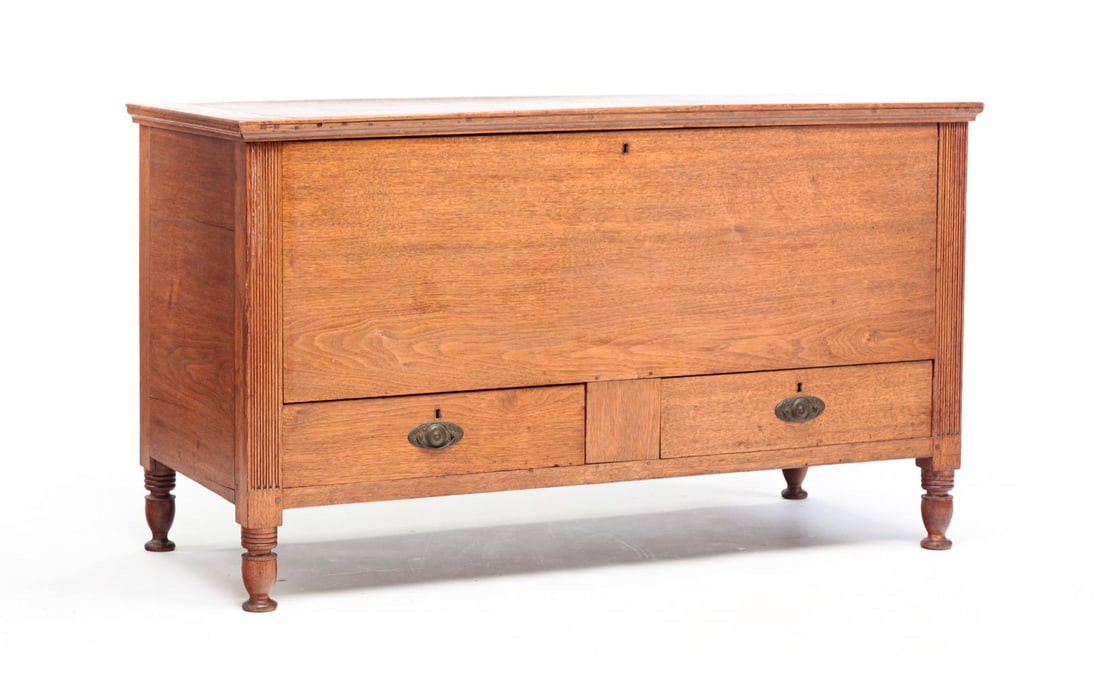 AMERICAN SHERATON BLANKET CHEST. (1 of 8)