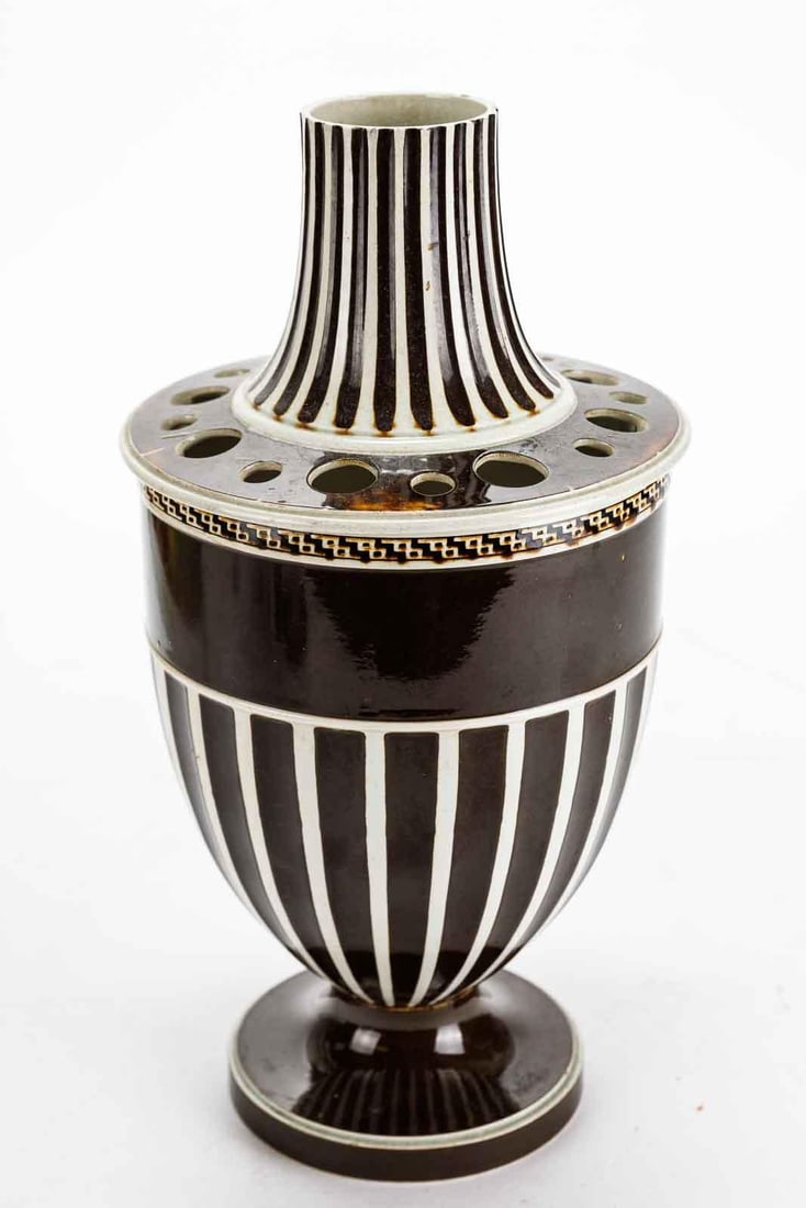 WONDERFUL MOCHA VASE OR EPERGNE. (1 of 7)