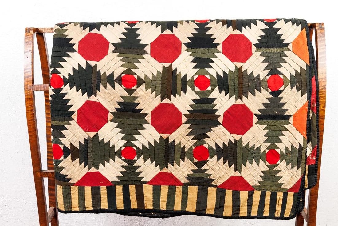 AMISH LOG CABIN QUILT. (1 of 11)