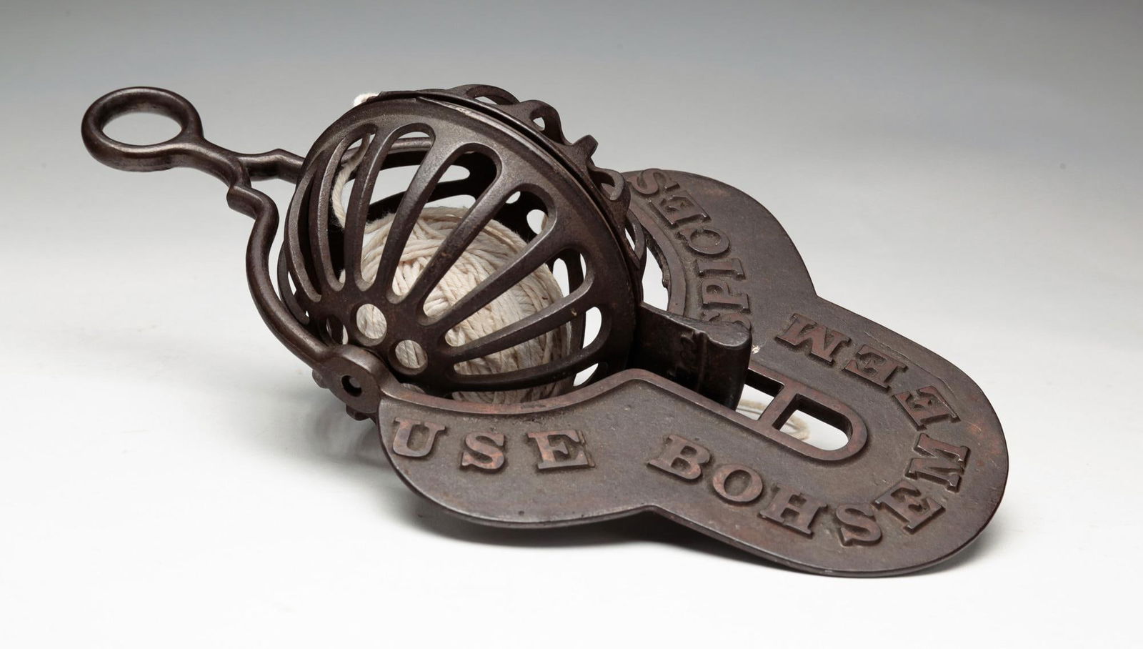 BOHSEMEEM SPICES STRING HOLDER. (1 of 2)