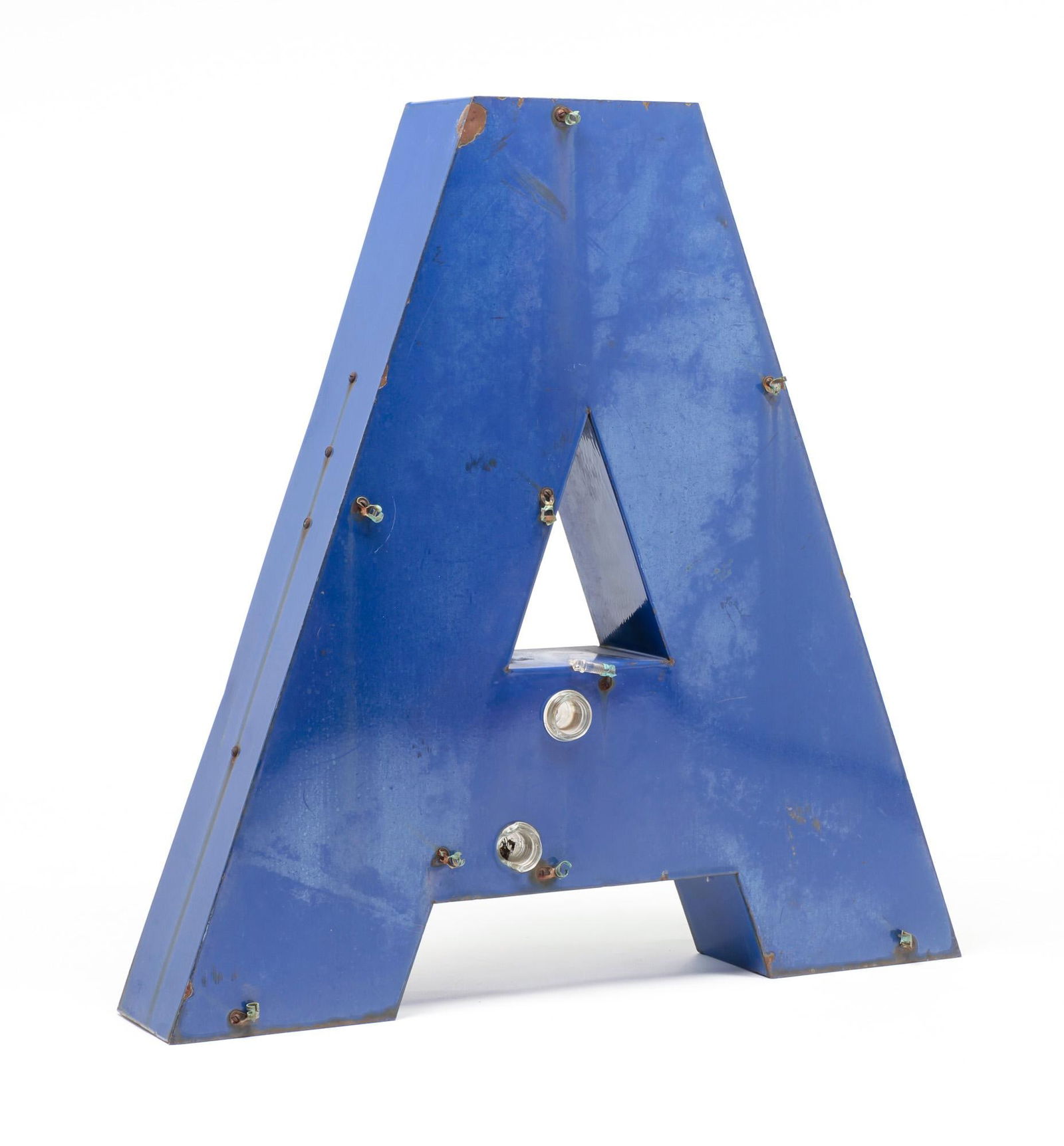 ENAMELED "A" FROM A STORE SIGN. (1 of 5)