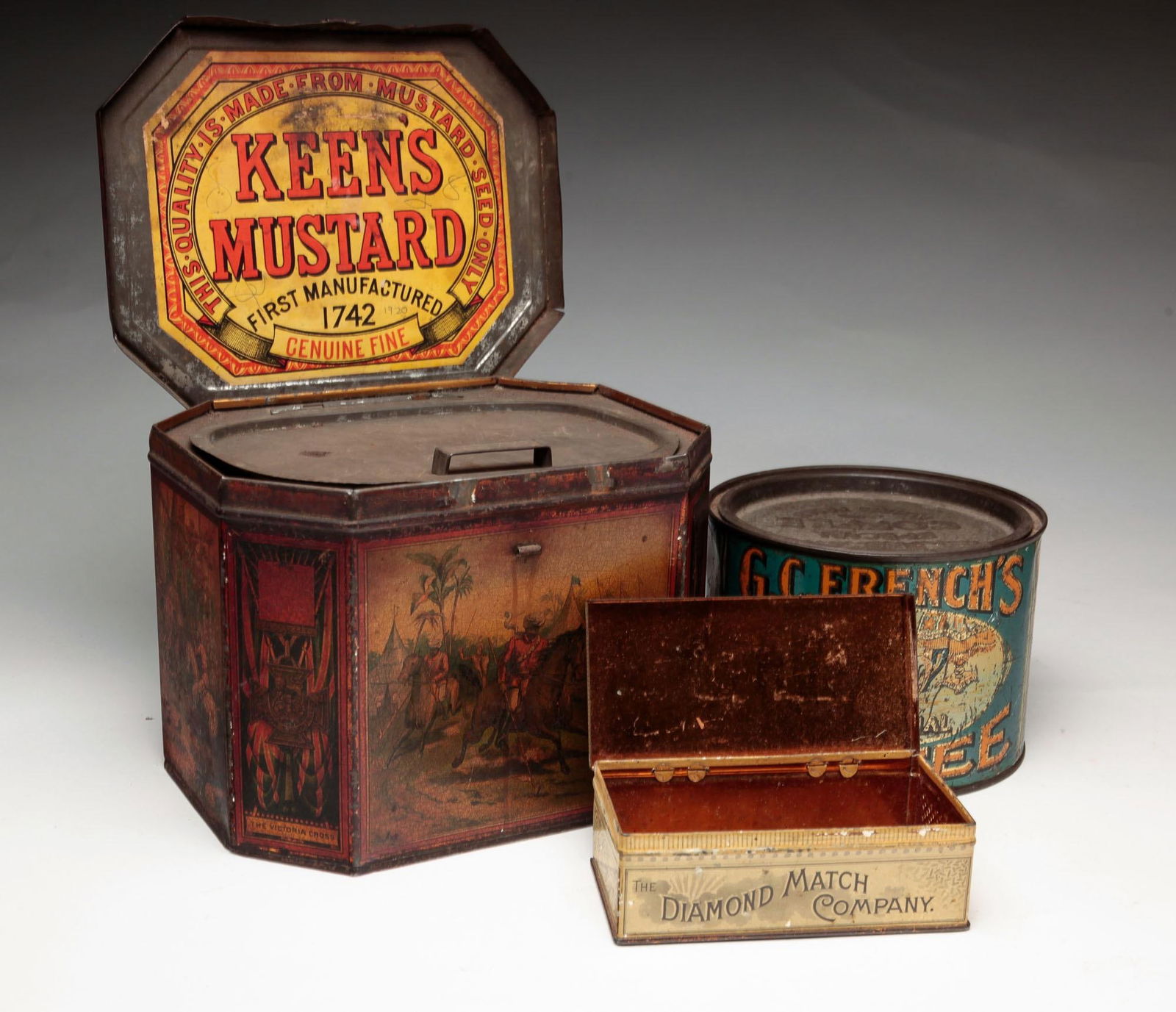 THREE STORE ADVERTISING TINS. (1 of 7)