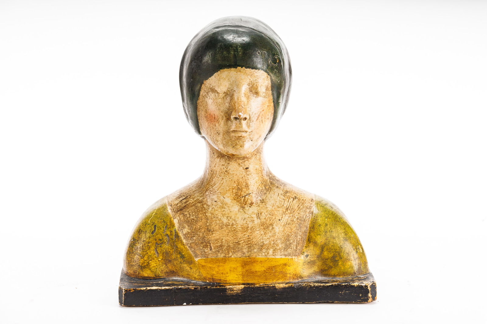 ART DECO BUST. (1 of 8)